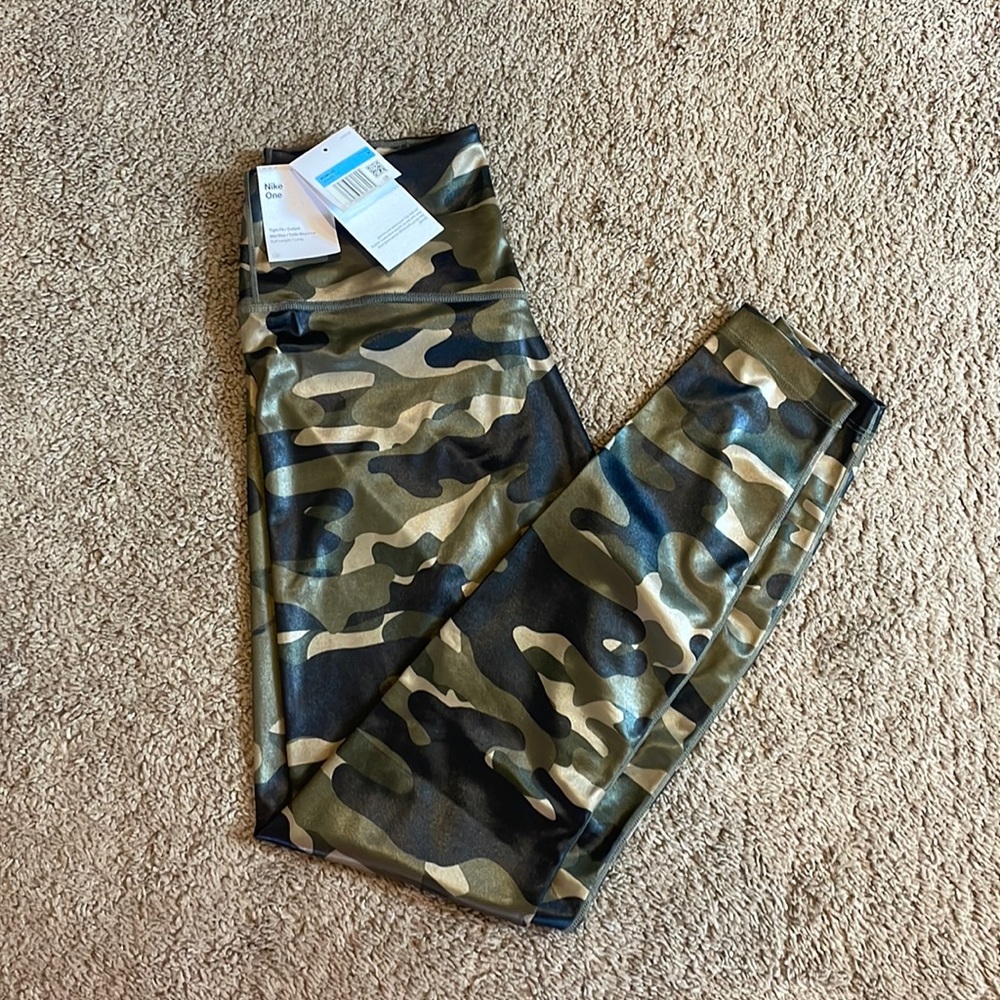 Women’s Nike tight sz Med